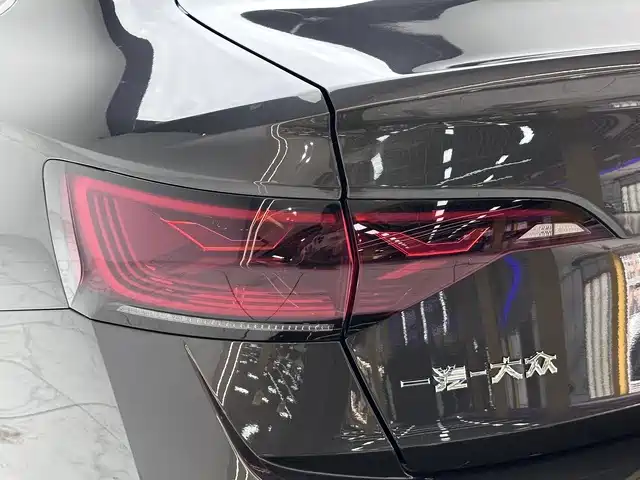 Volkswagen Sagitar 2024 300TSI DSG Surpass Edition фото 13