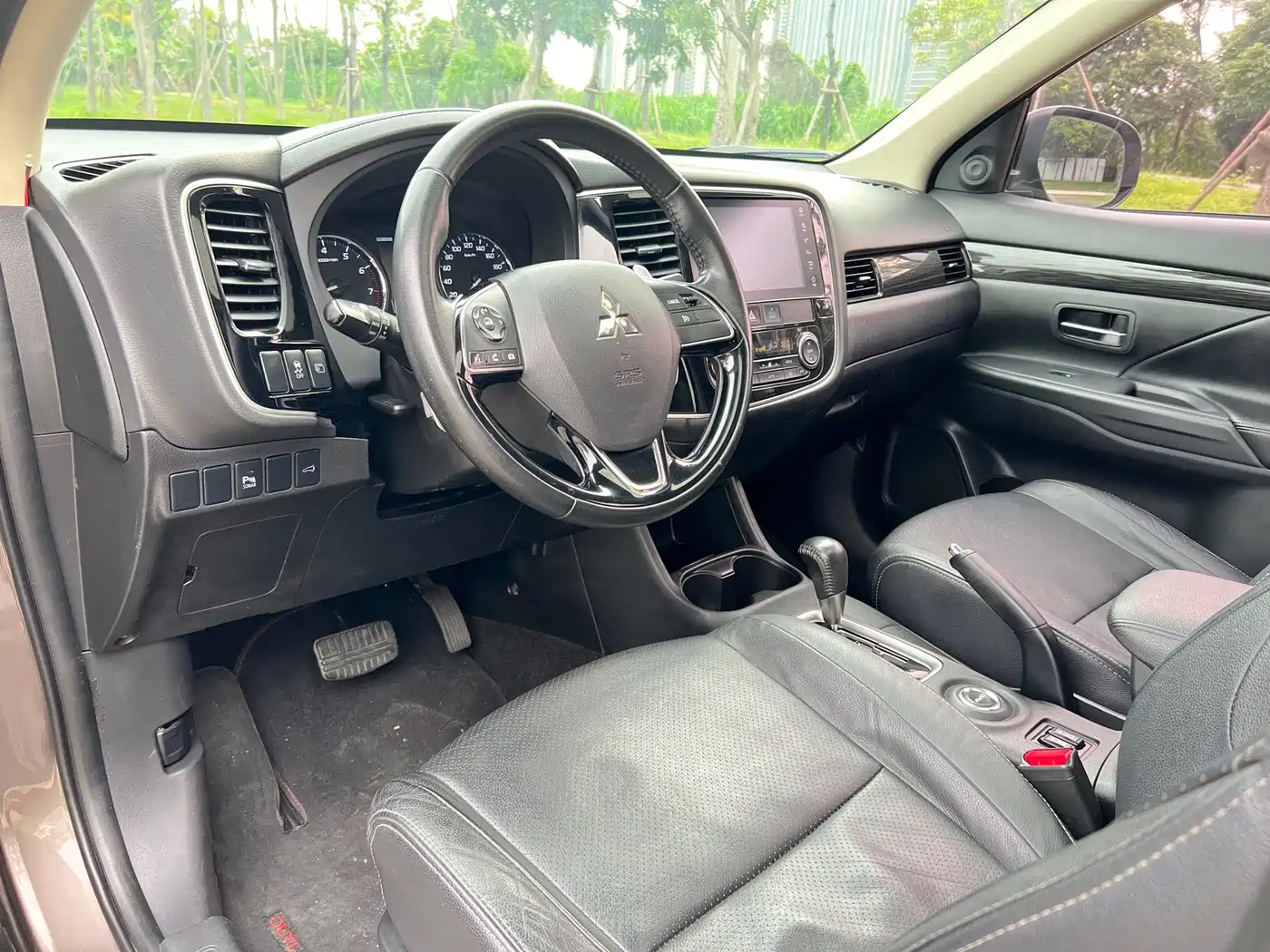 Mitsubishi Outlander 2016 2.4L 4WD Luxury Edition 7-seater фото 10