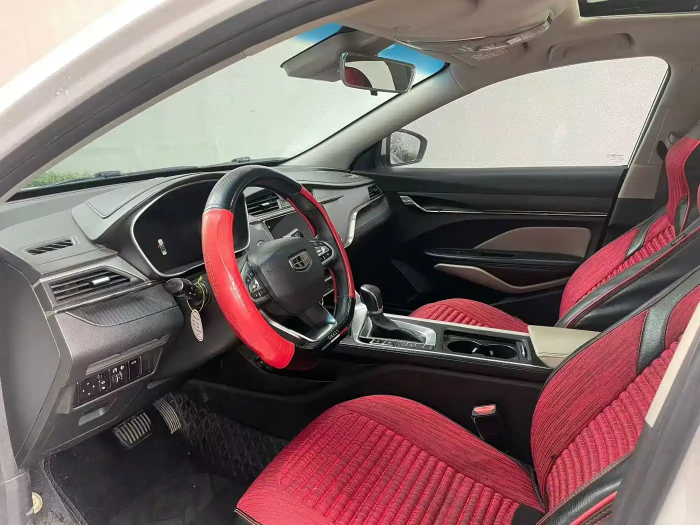 Фото 4 - Geely Binrui