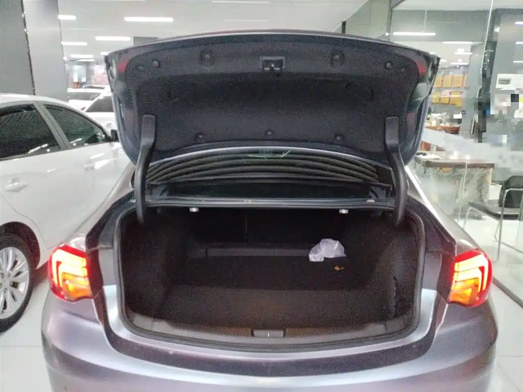 Buick Regal 2019 20T Elite China VI фото 16