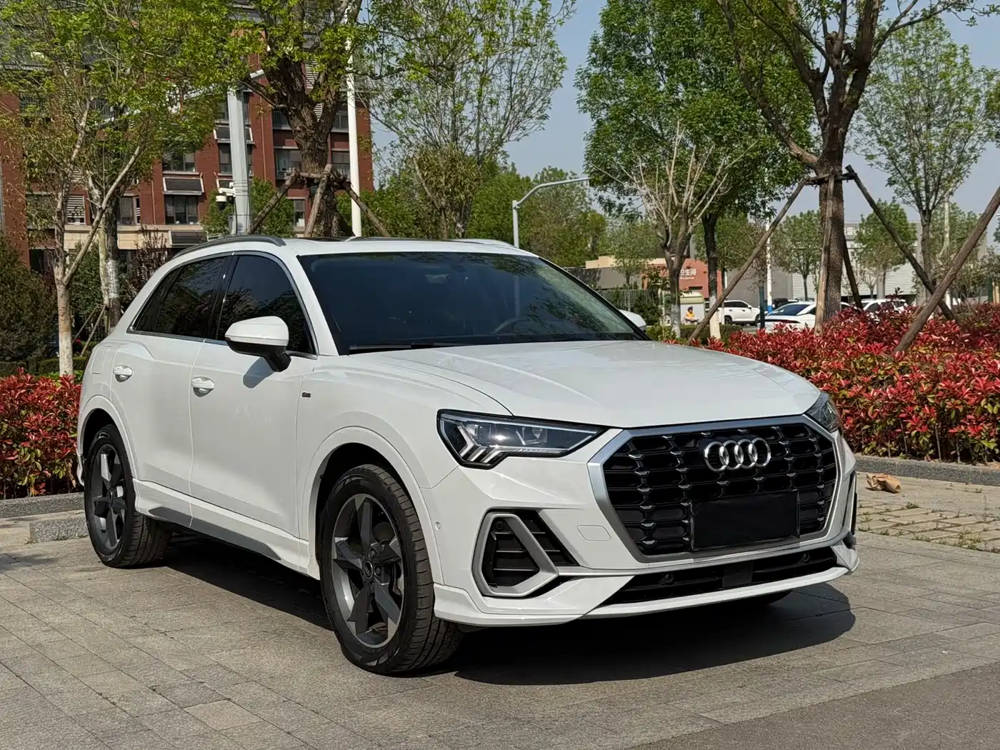 AUDI Q3