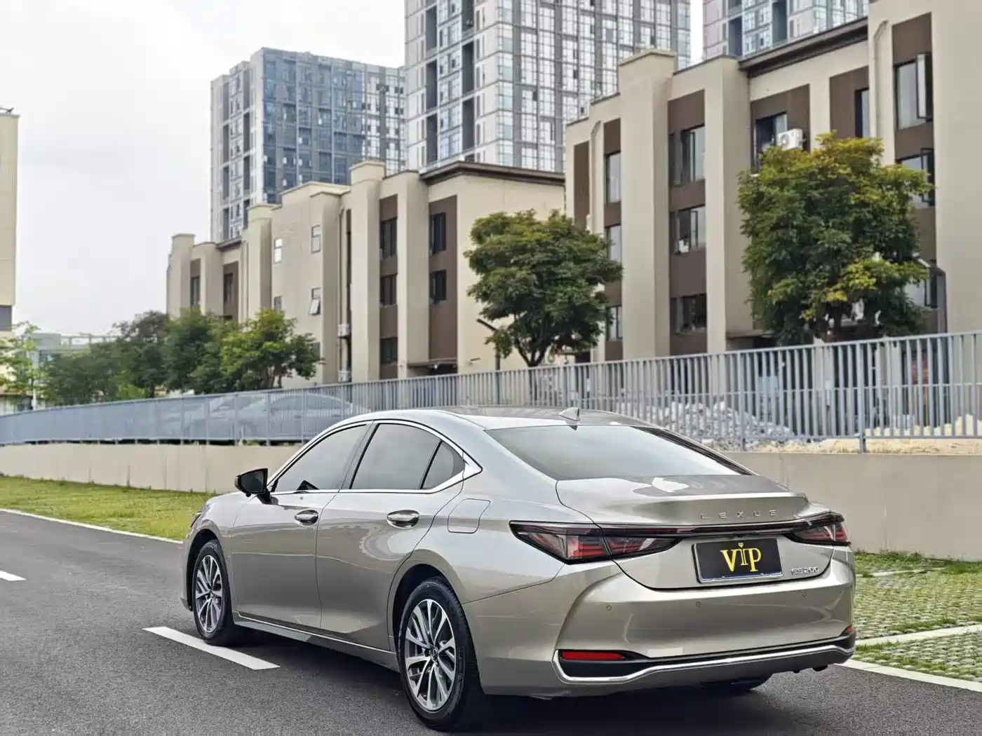 Lexus ES 2025 2025 200 Ultimate Edition