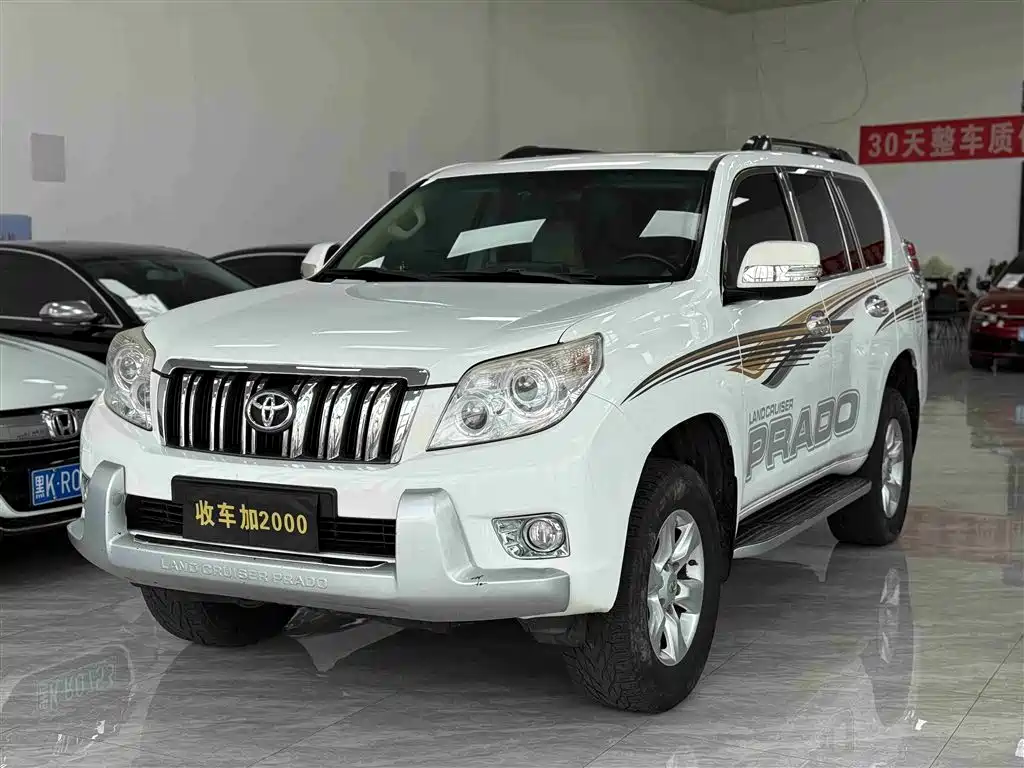 Toyota Prado 2010 4.0L Automatic TX-L фото 2