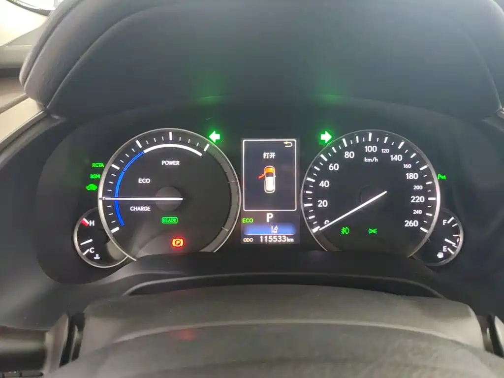 Фото 8 - Lexus RX