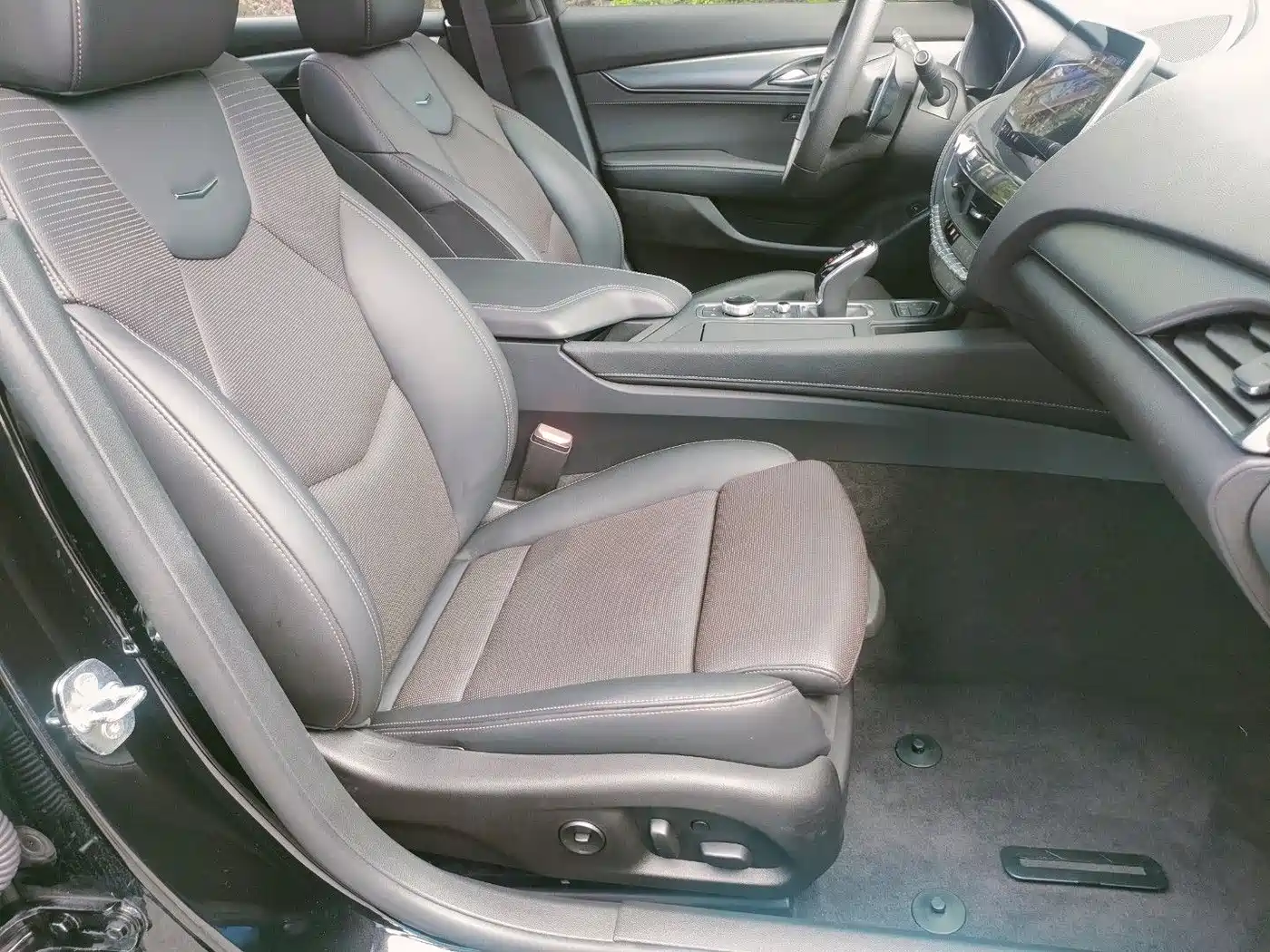 Фото 21 - Cadillac CT5