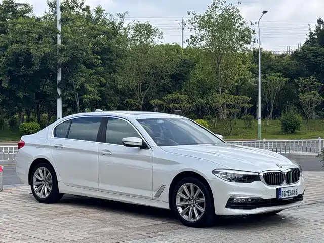 BMW 5 Series 2018 528Li Launch Special Edition — фото 3