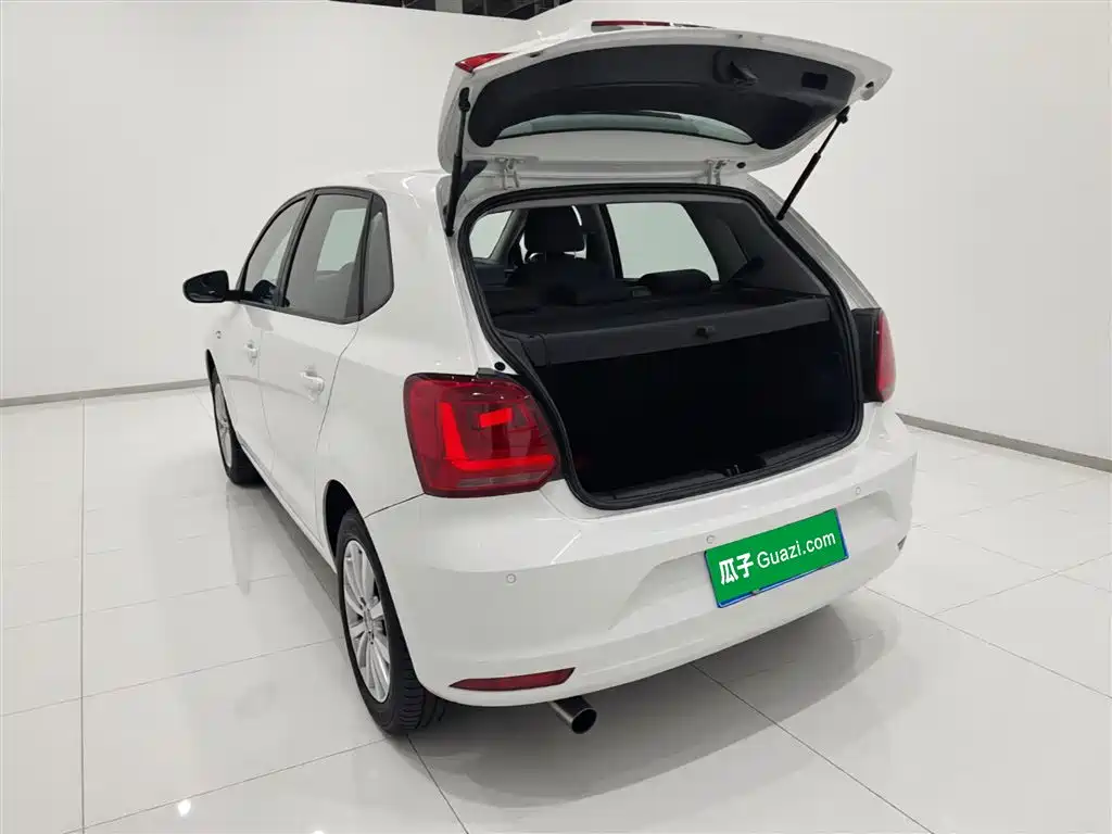 Volkswagen Polo 2014 1.6L Automatic Comfort Edition фото 5