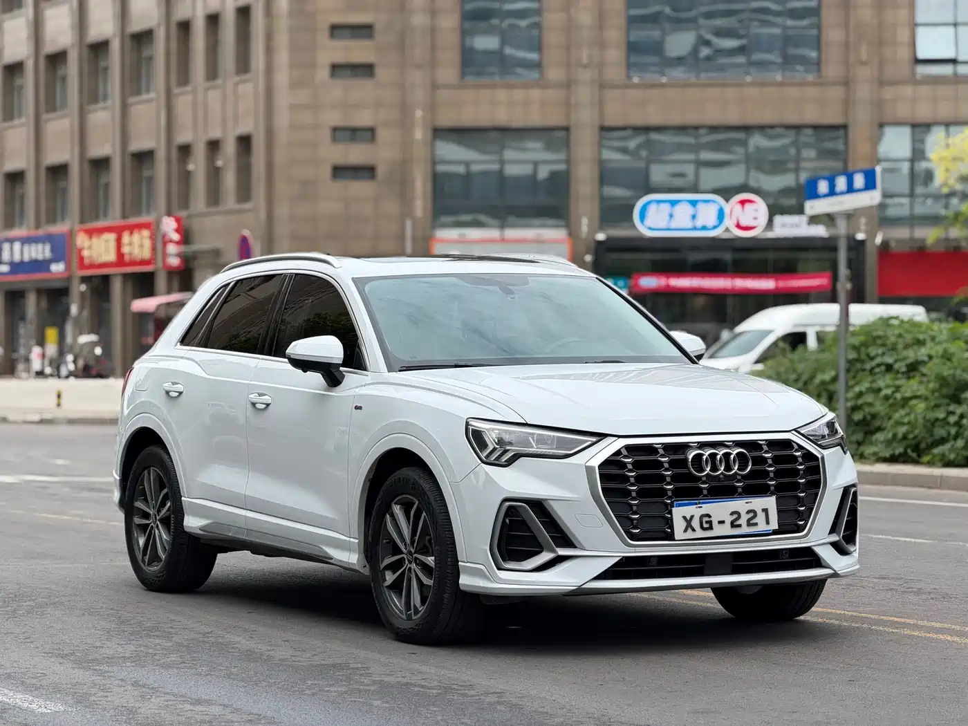 Фото 3 - Audi Q3