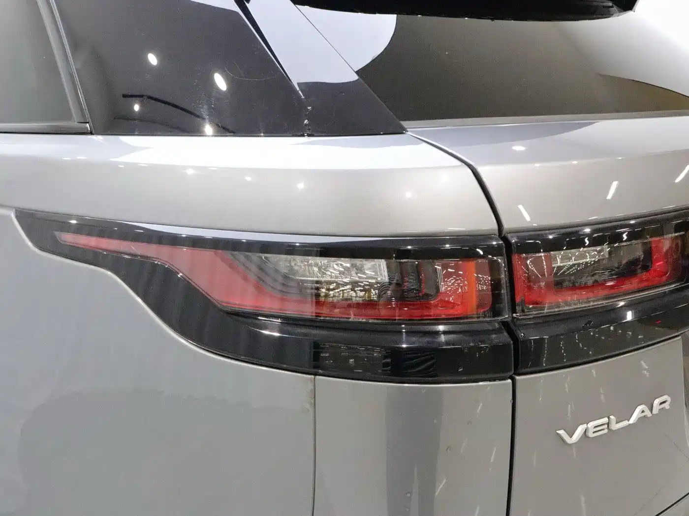Photo 17 - Land Rover Range Rover Velar