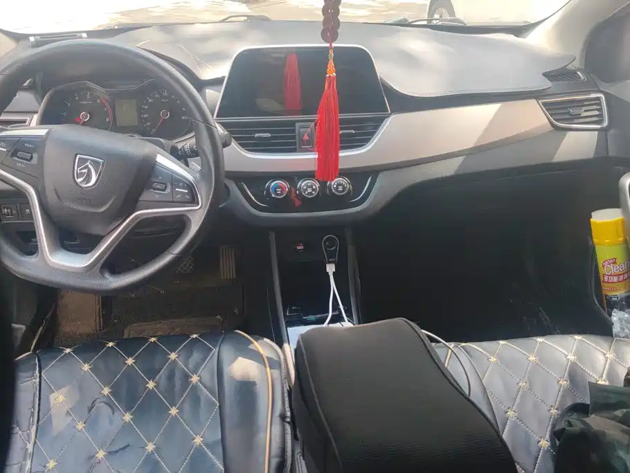 Baojun 310W 2018 2018 1.5L Auto Fashion China V