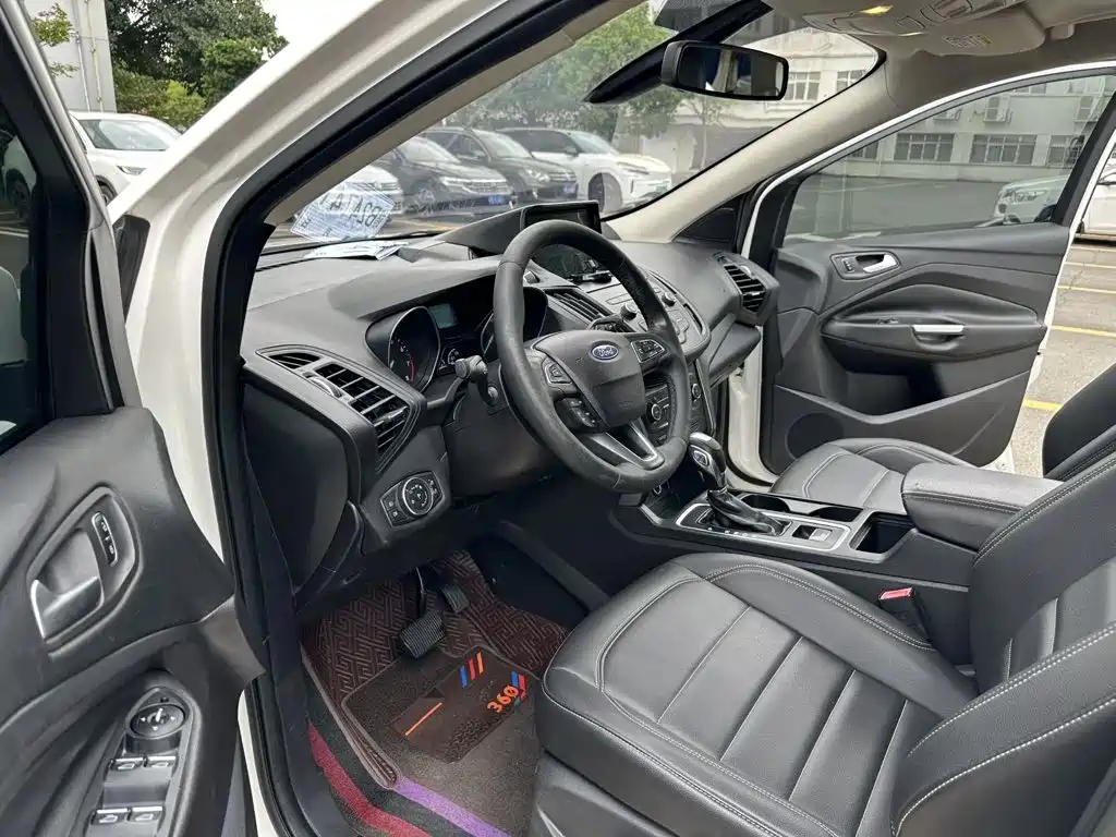 Photo 9 - Ford Kuga