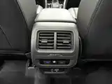 Photo 11 - Volkswagen Touran