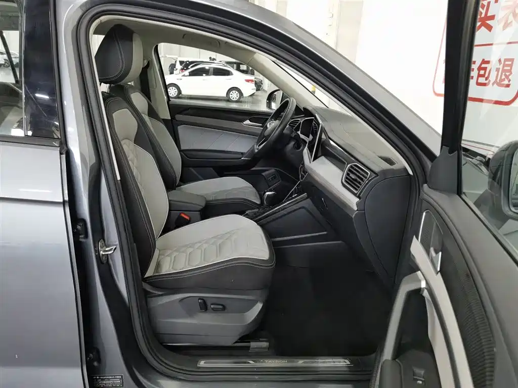 Volkswagen Tayron 2024 300TSI 2WD Luxury Plus Advanced фото 23