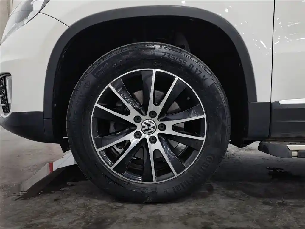 Volkswagen Tiguan 2015 1.8TSI Automatic 4WD Highline фото 17