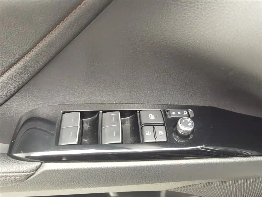 Toyota Camry 2021 2.0G Luxury Edition фото 9