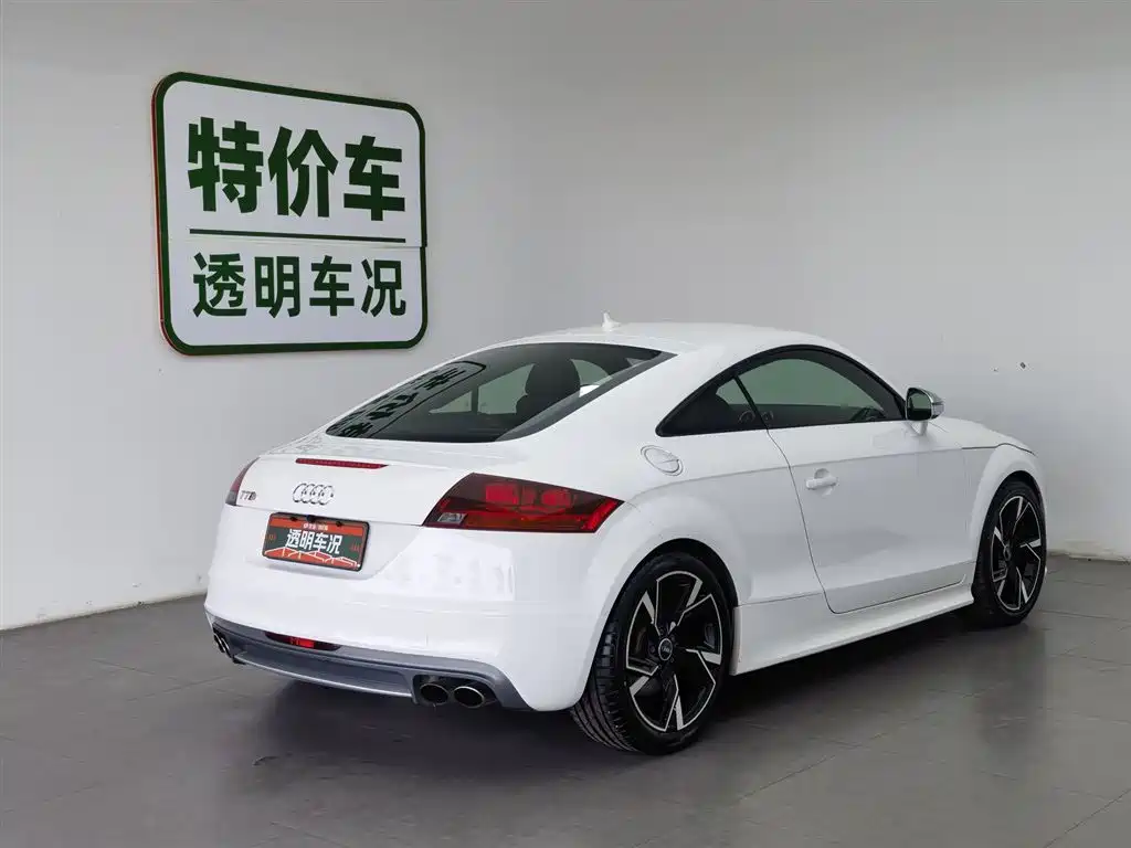 Audi TTS 2013 TTS Coupe 2.0TFSI quattro фото 2