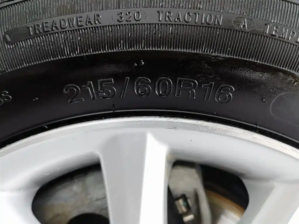 Toyota Camry 2011 240G Luxury Anniversary Edition фото 24