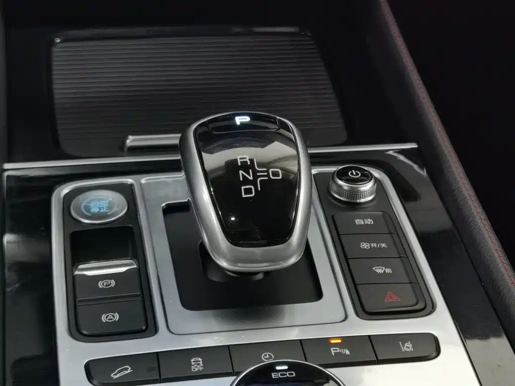 BYD Tang New Energy 2018 DM 2.0T AWD Smart Connection Enjoy Edition 7-Seater China V фото 13