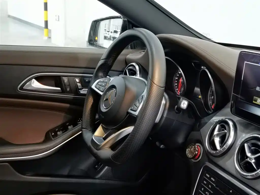 Mercedes-Benz CLA (Import) 2016 Facelift CLA 260 4MATIC фото 22