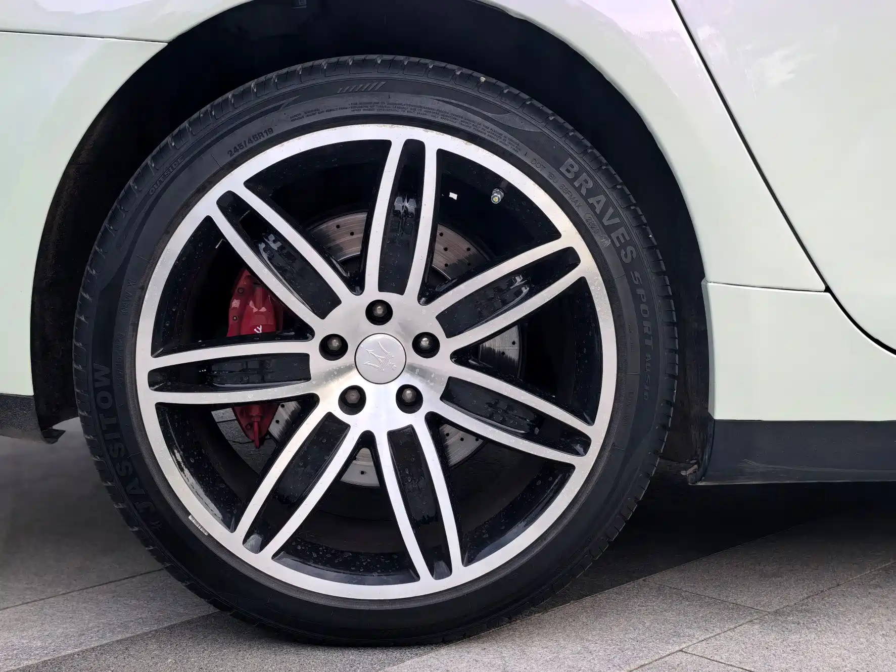 Photo 19 - Maserati Quattroporte
