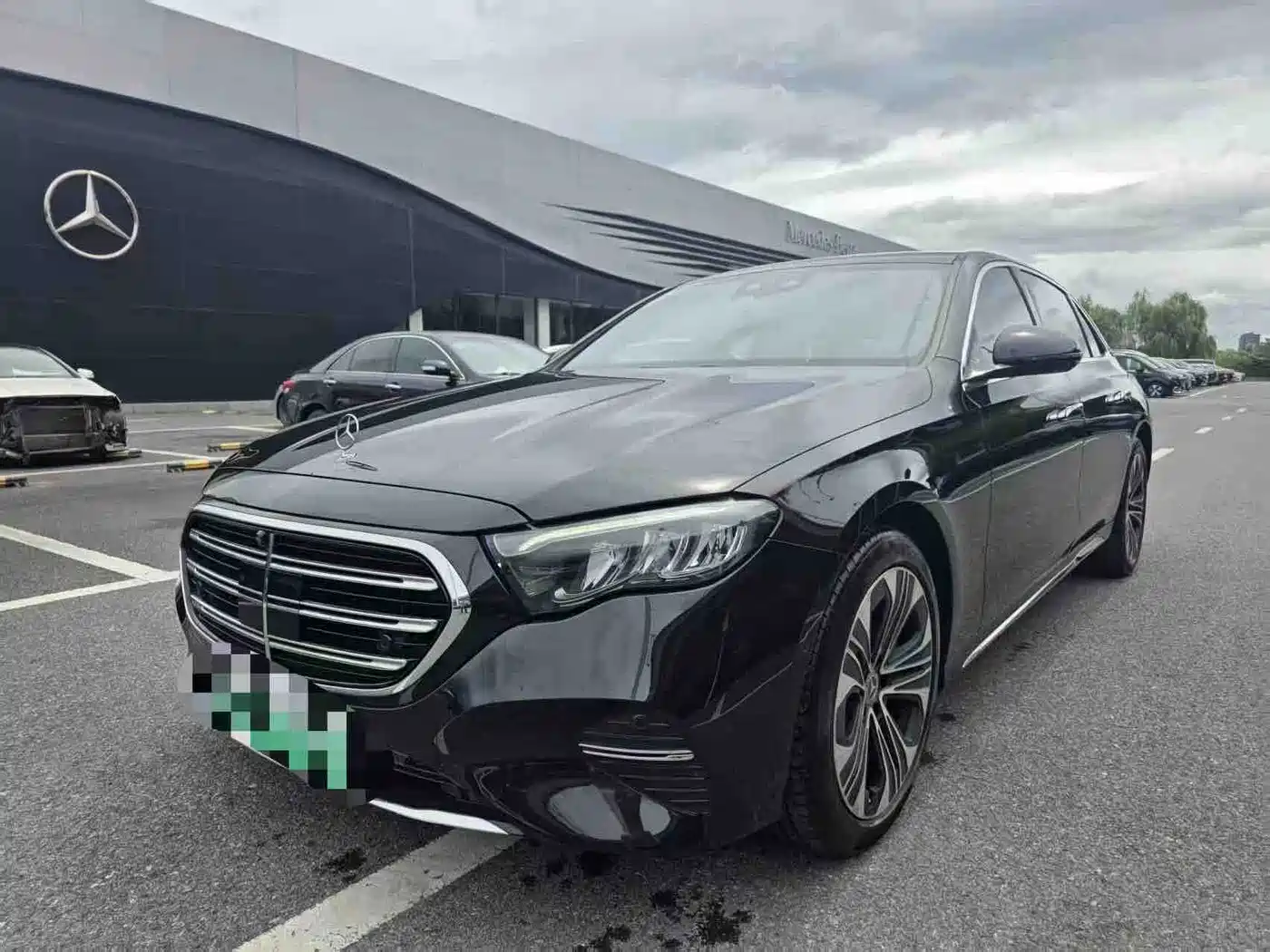 Mercedes-Benz E-Class New Energy 2024 2024 E 350 e L Plug-in Hybrid Sedan