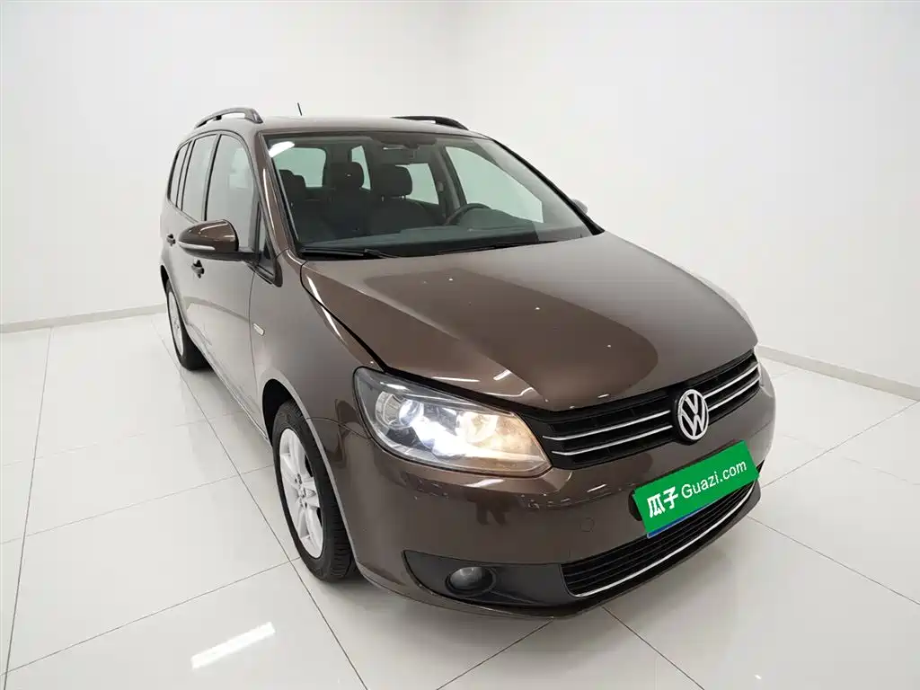 Volkswagen Touran 2013 1.4T DSG Comfort 5-seater фото 4