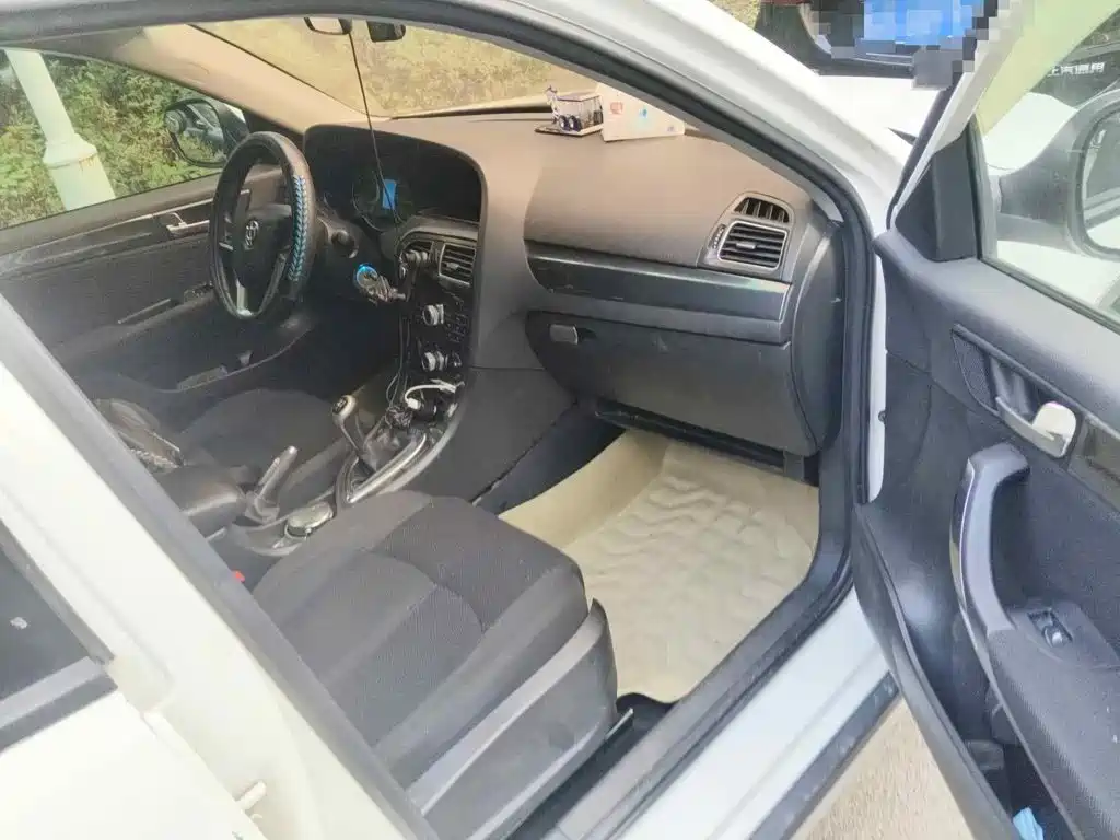 Zhonghua V5 2015 2012 1.5T Manual 2WD Sport
