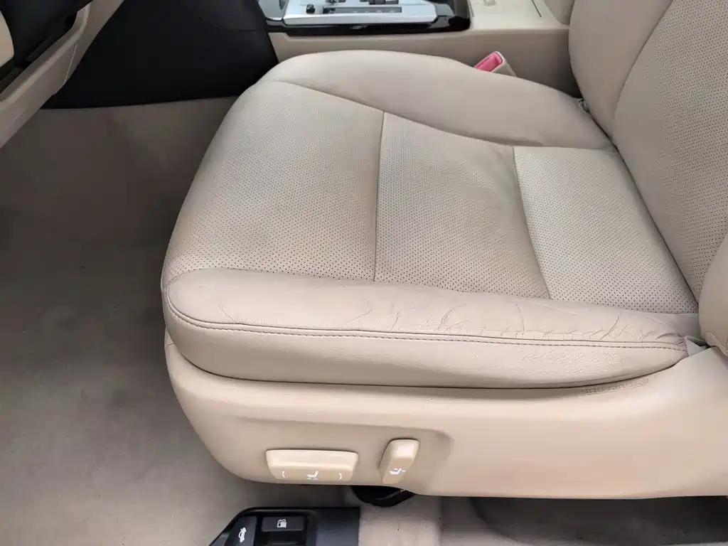 Фото 20 - Toyota Camry