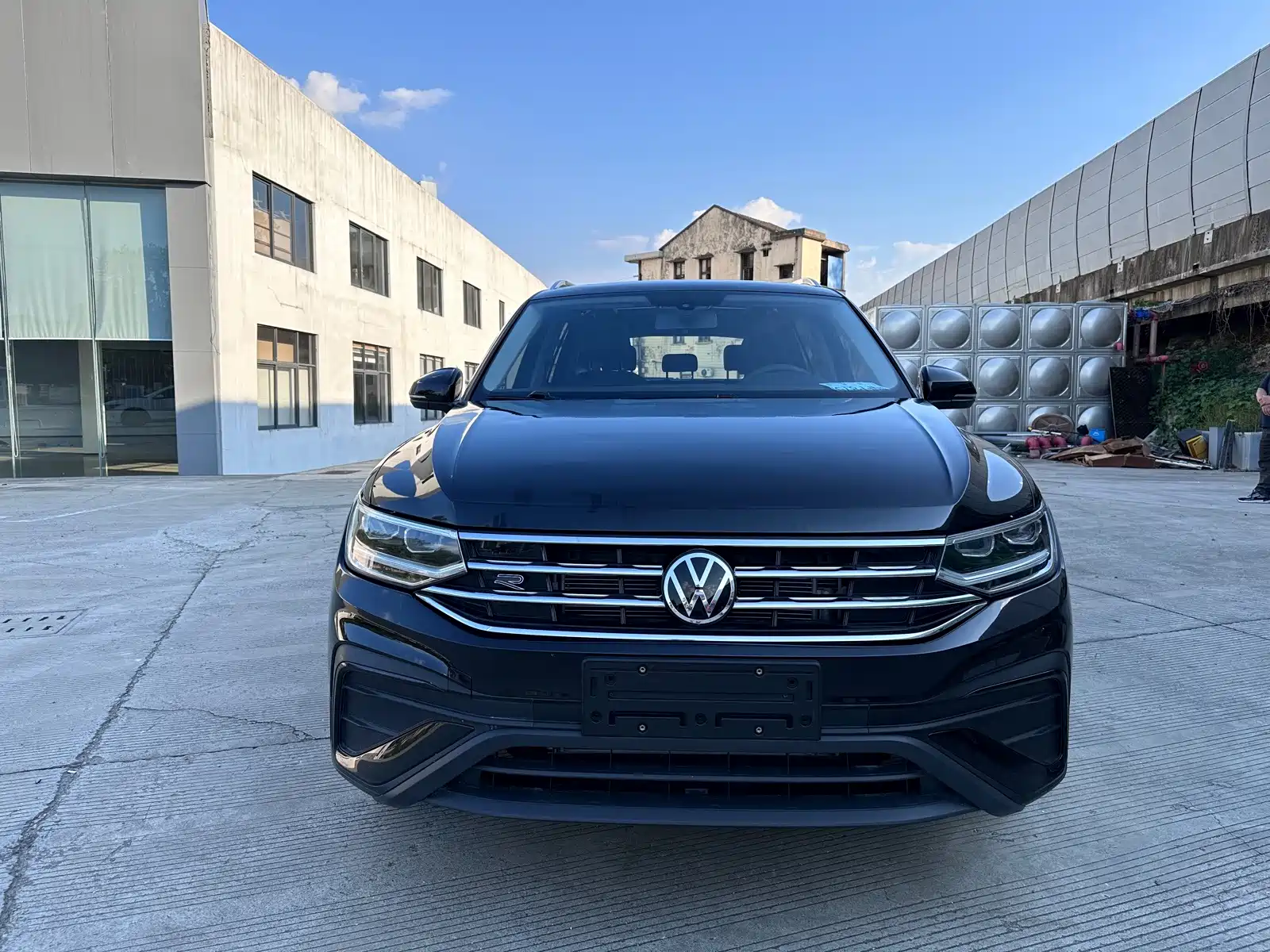 Фото 2 - Volkswagen Tiguan L