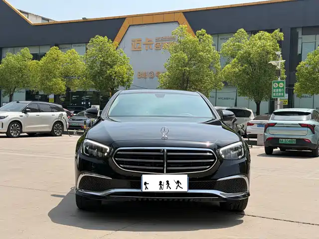 Mercedes-Benz E-Class 2023 E 300 L Luxury — фото 2