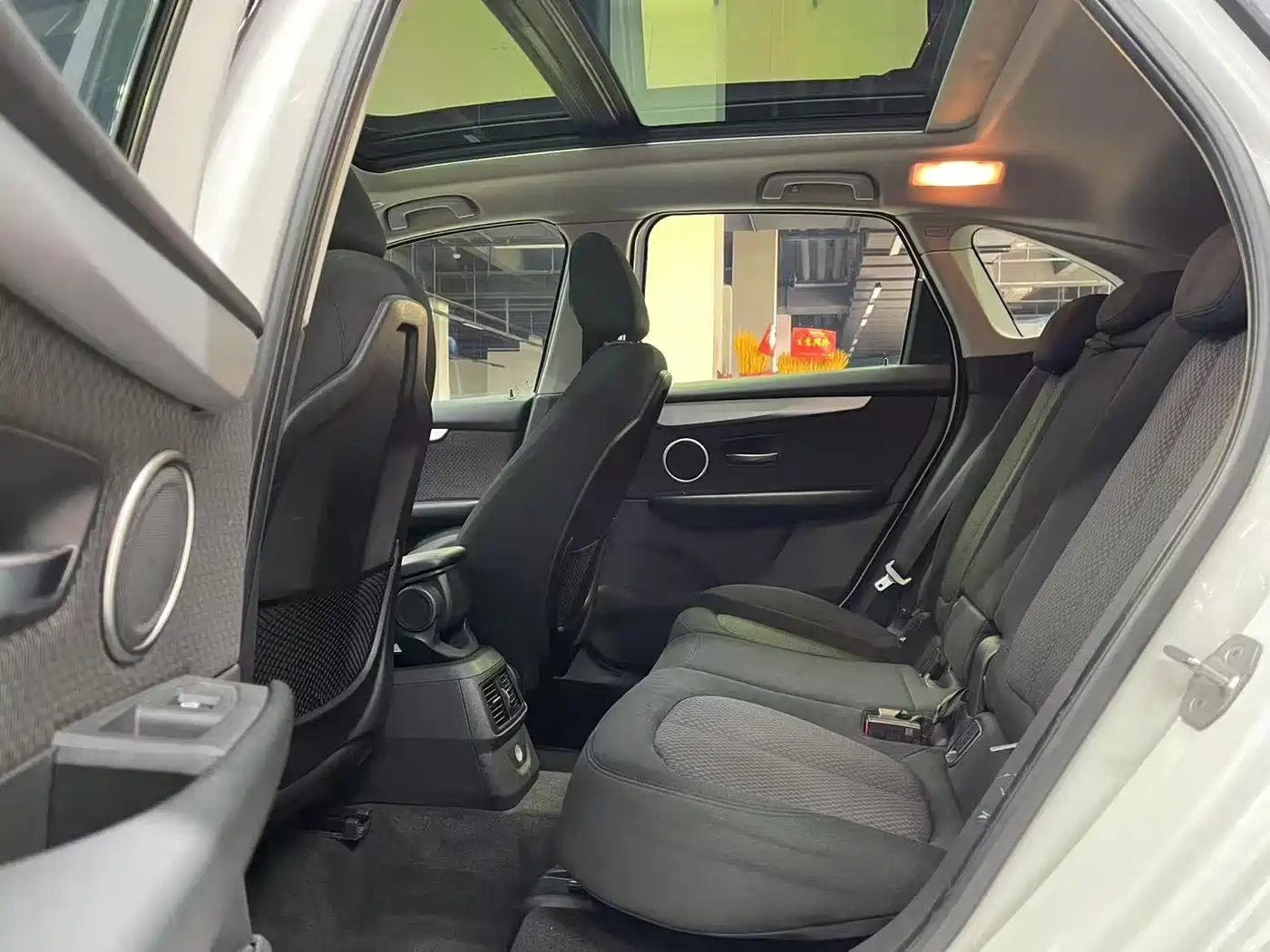 BMW 2 Series Touring 2018 218i Luxury Line фото 10