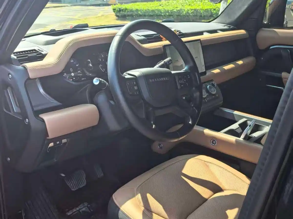 Land Rover Defender 2025 2025 110 3.0T P400 -Dynamic HSE