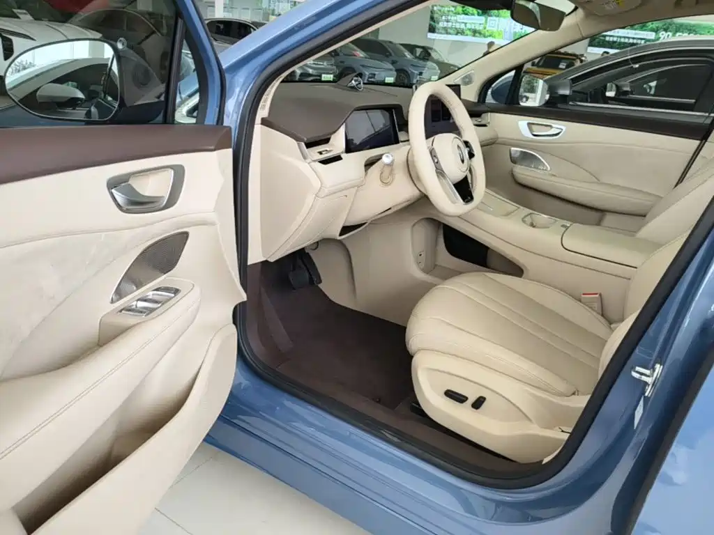 صورة 16 - Shangjie SUV