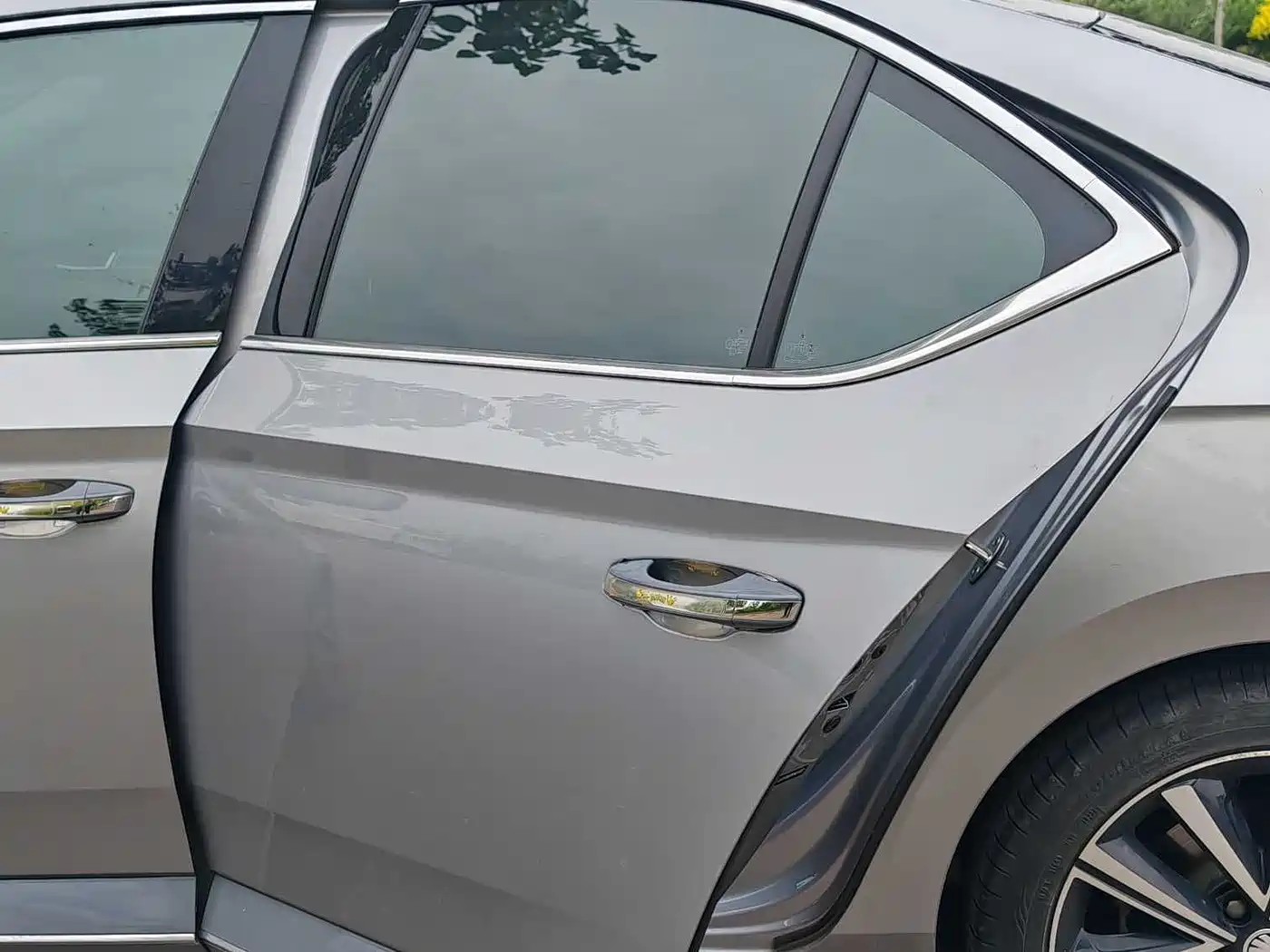 Škoda Superb 2024 TSI330 DSG Luxury Edition фото 11