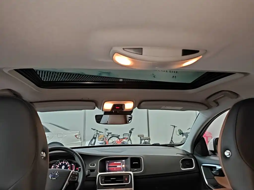 Photo 18 - Volvo S60