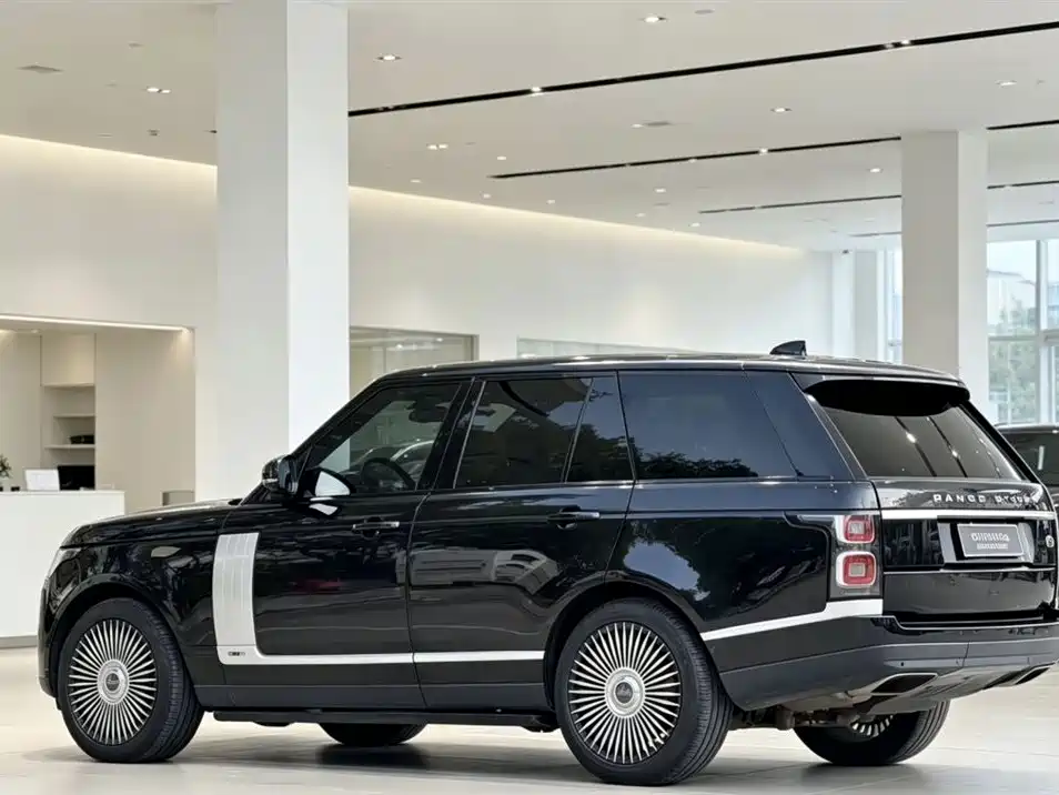 Land Rover Range Rover 2020 3.0 L6 Heritage Edition фото 7