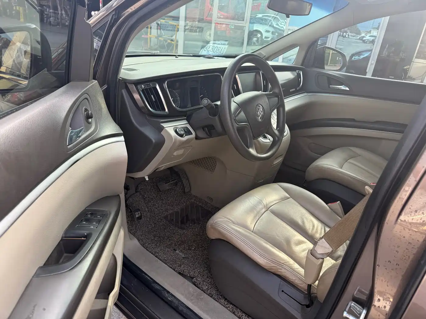 Фото 8 - Buick GL8