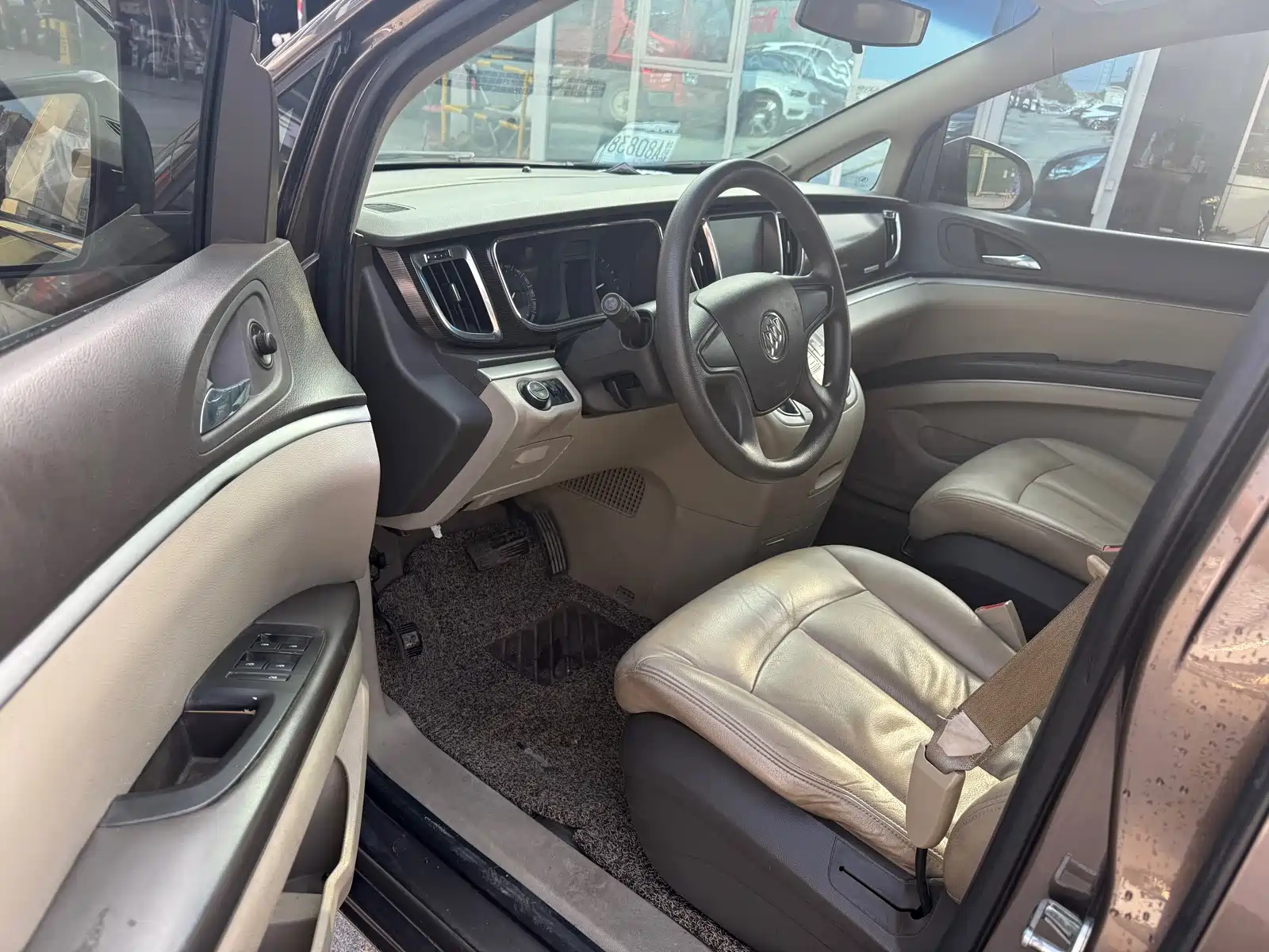 Фото 8 - Buick GL8