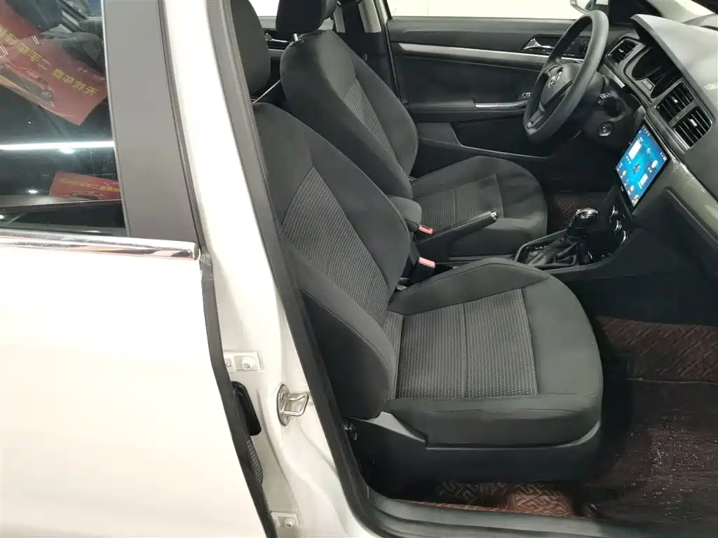 Volkswagen Lavida 2017 1.6L Automatic Trend Edition фото 25