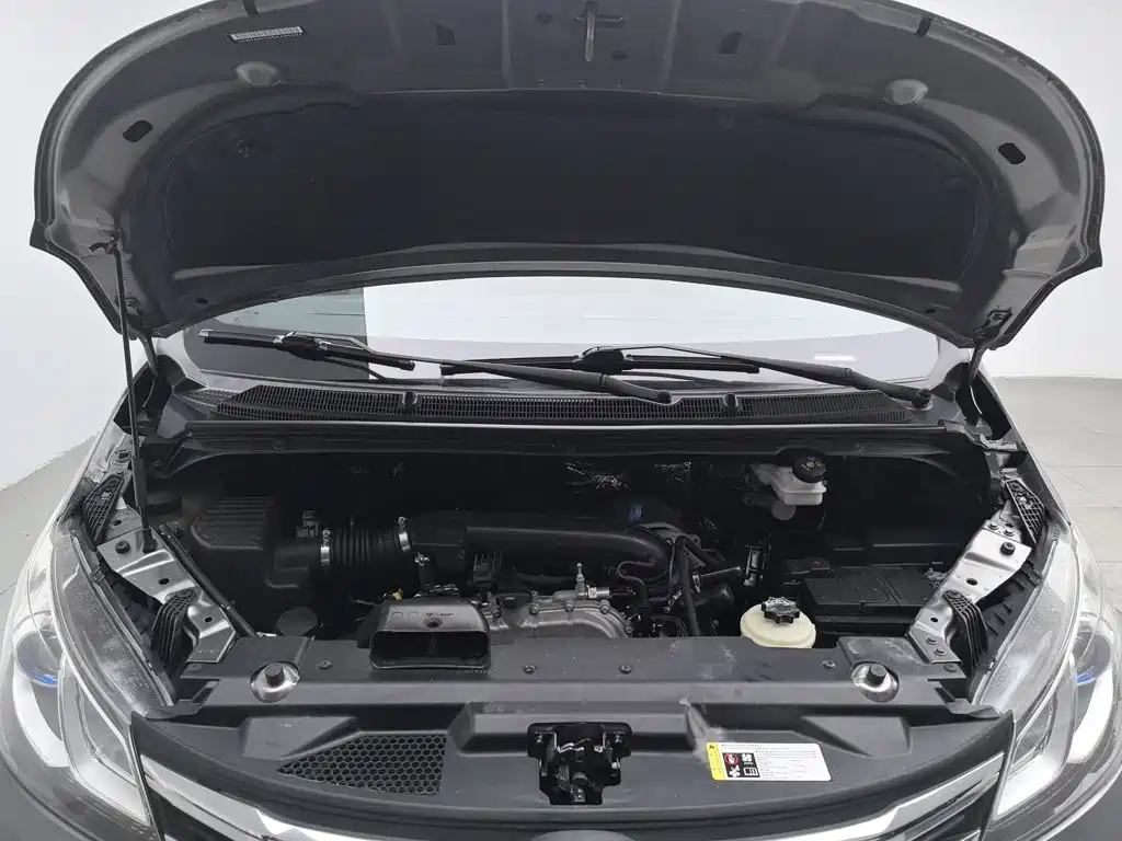 SAIC Maxus Maxus G10 2020 2021 2.0T Automatic Smart Edition Gasoline 7-Seater