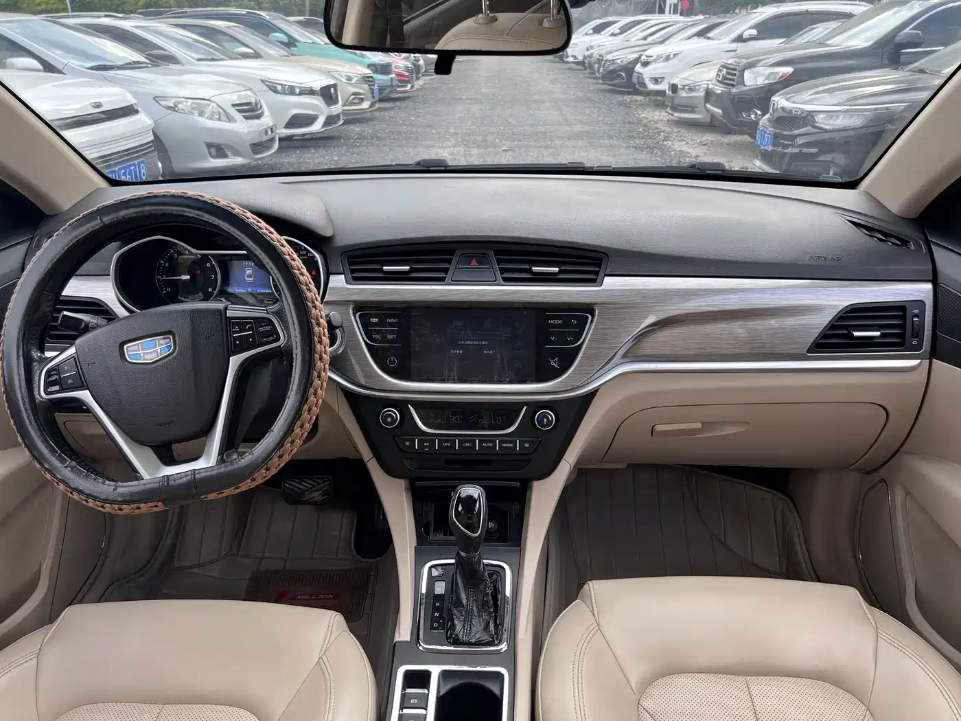 Фото 8 - Geely Emgrand