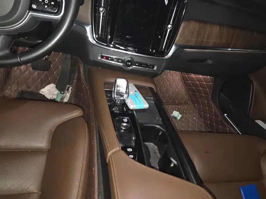 Photo 16 - Volvo S90