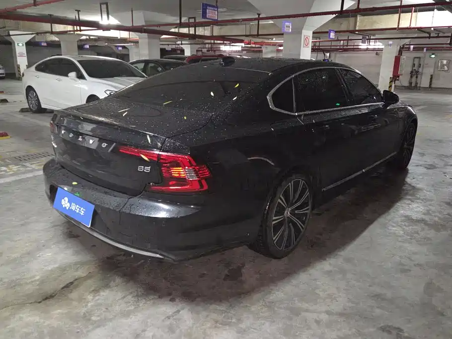 2025 Volvo S90