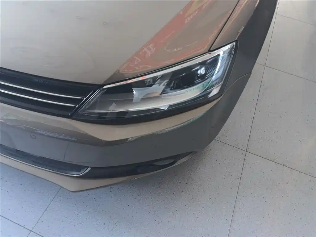 Volkswagen Sagitar 2014 Facelift 1.4TSI Automatic Luxury фото 24