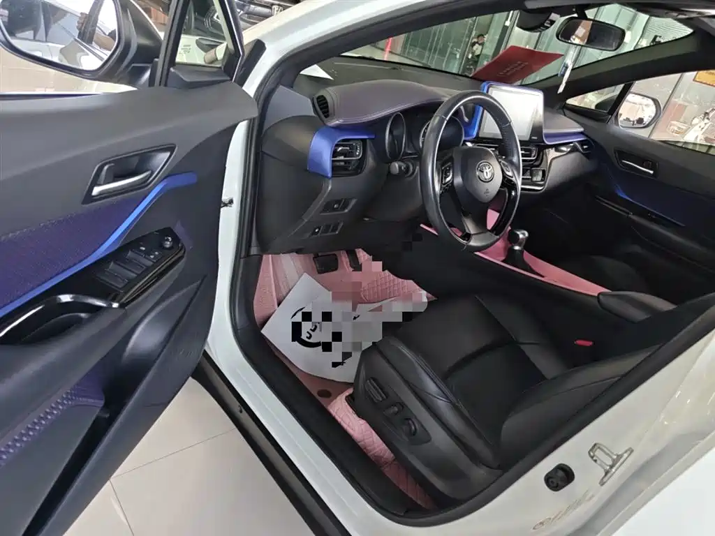 Toyota C-HR 2020 Model 2.0L Luxury фото 11