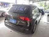 Photo 7 - Volkswagen Tiguan L
