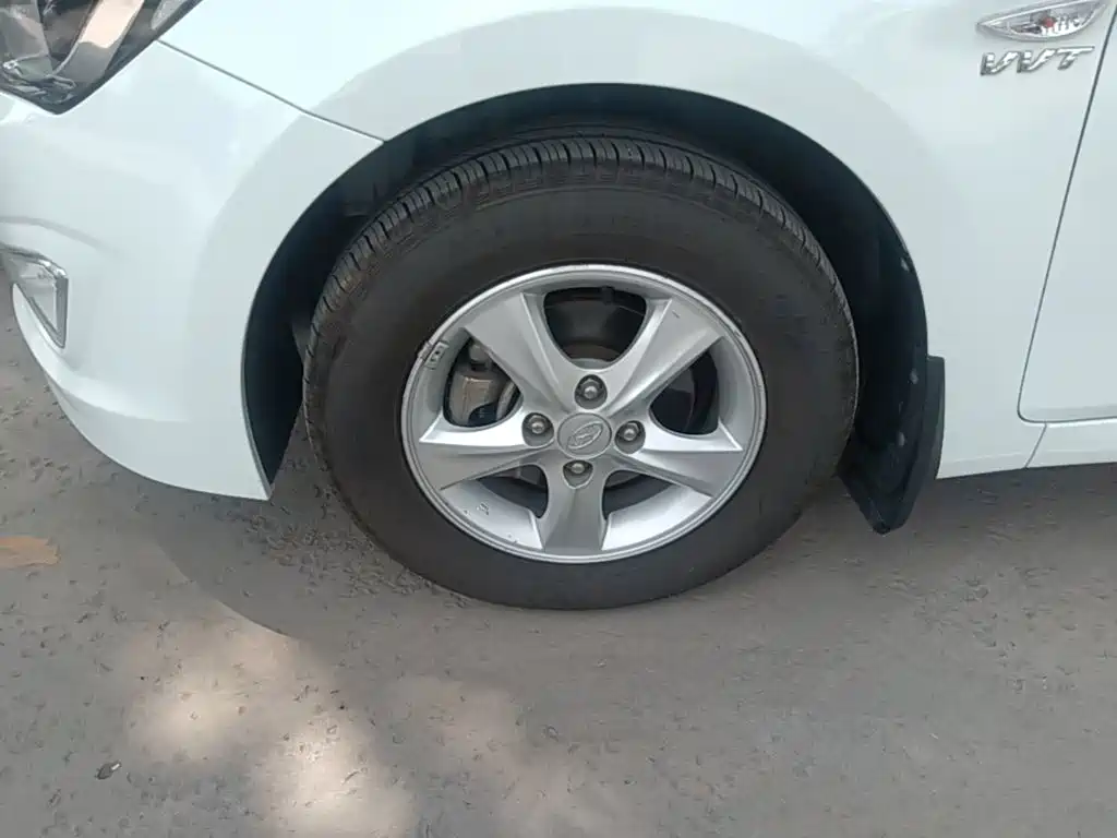 Hyundai Reina 2016 2016 1.4L Automatic GLX Leading