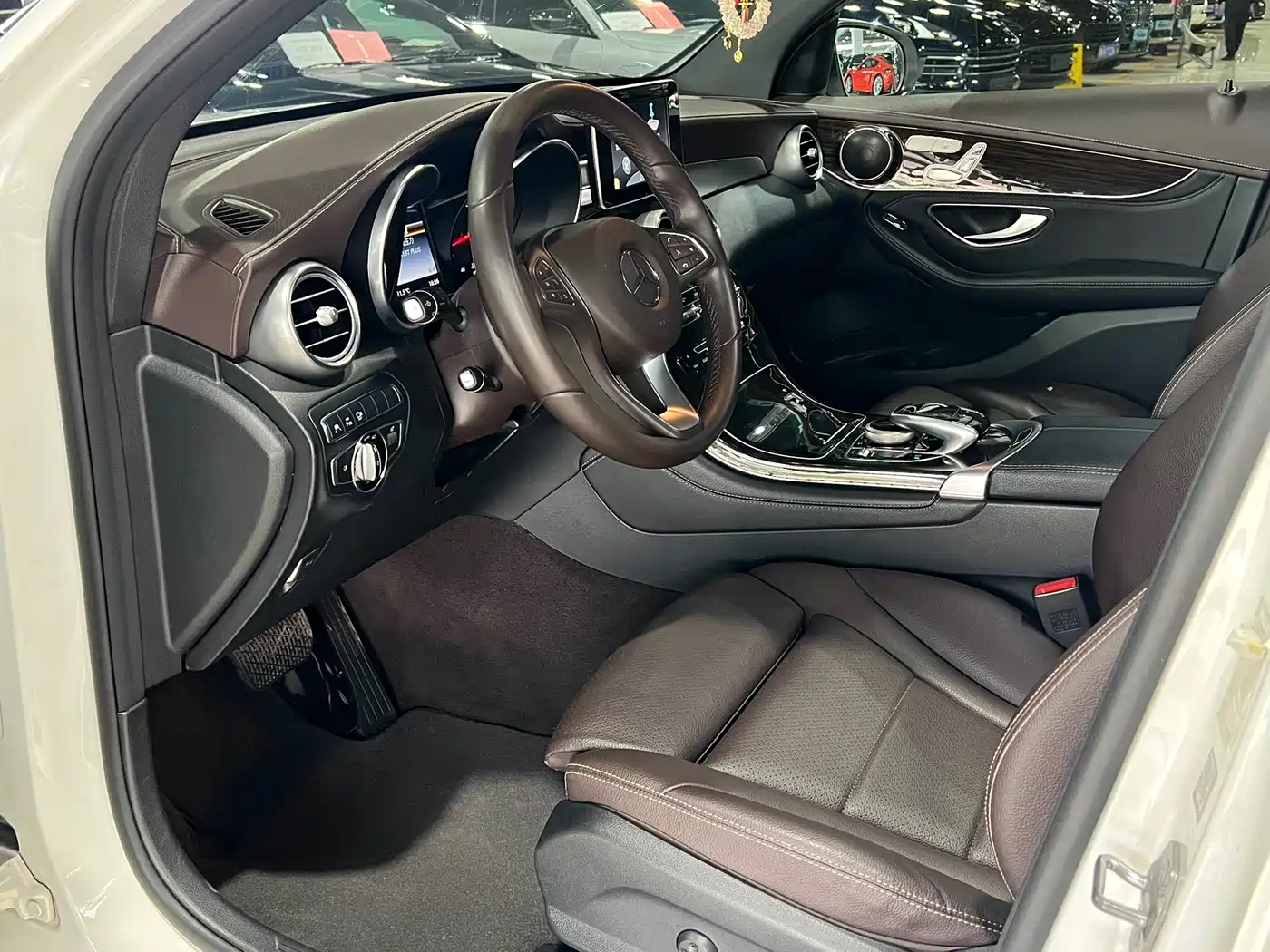 Mercedes-Benz GLC 2017 GLC 260 4MATIC Luxury фото 13