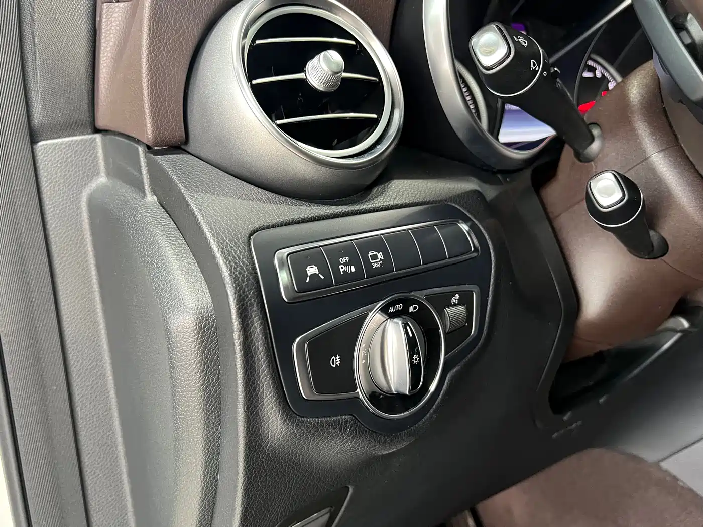 Mercedes-Benz GLC 2017 GLC 260 4MATIC Luxury фото 17