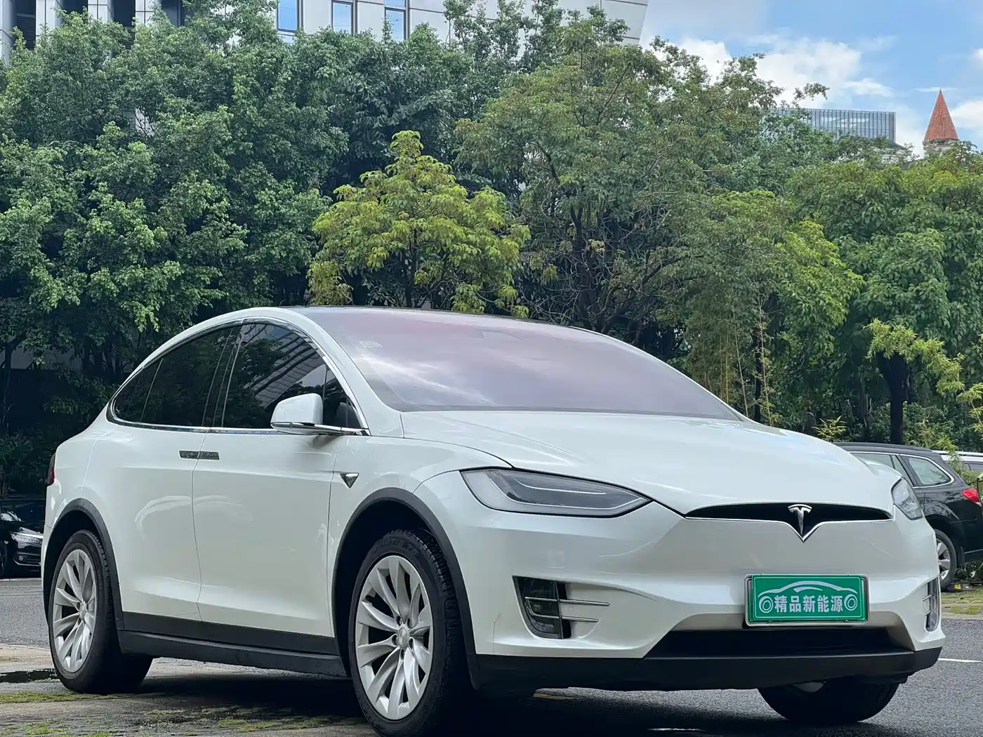 TESLA MODEL X